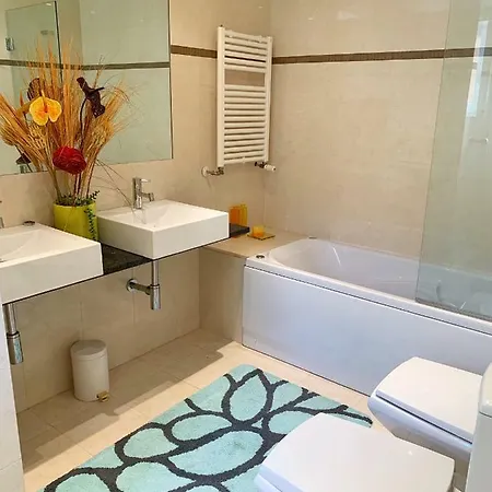 Villa With Swimming Pool In Golf *